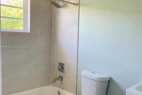 Снять в аренду квартиру в Майами-Бич, Флорида 37.16м2, № 1990791 - фото 6