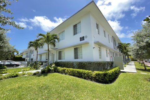 Снять в аренду квартиру в Майами-Бич, Флорида 37.16м2, № 1990791 - фото 10