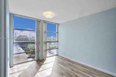 Copropriété à louer à Hallandale Beach, Floride: 2 chambres, 102.19 m2 № 2154615 - photo 6
