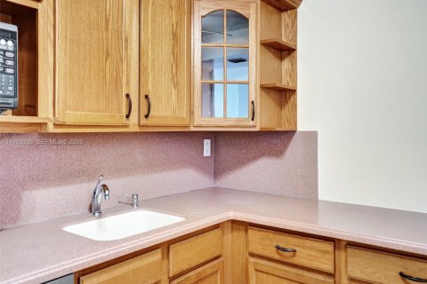 Copropriété à louer à Hallandale Beach, Floride: 2 chambres, 102.19 m2 № 2154615 - photo 13