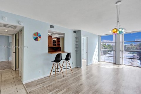 Condo à Hallandale Beach, Floride, 2 chambres № 2154615