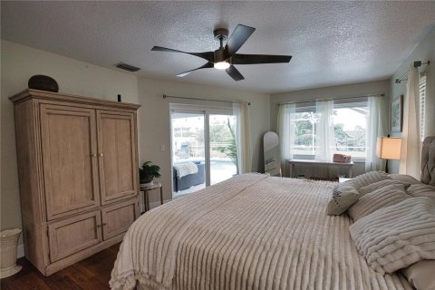 House in Port Charlotte, Florida 3 bedrooms, 187.76 sq.m. № 2424081 - photo 25
