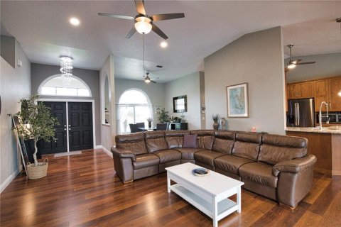 House in Port Charlotte, Florida 3 bedrooms, 187.76 sq.m. № 2424081 - photo 11
