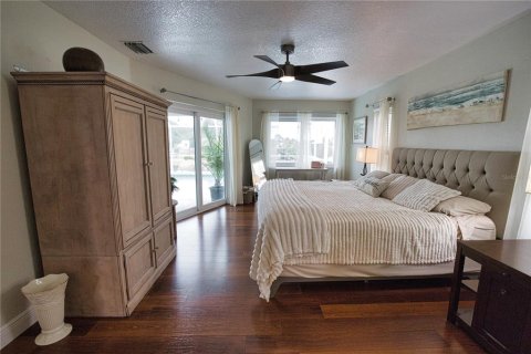 House in Port Charlotte, Florida 3 bedrooms, 187.76 sq.m. № 2424081 - photo 23