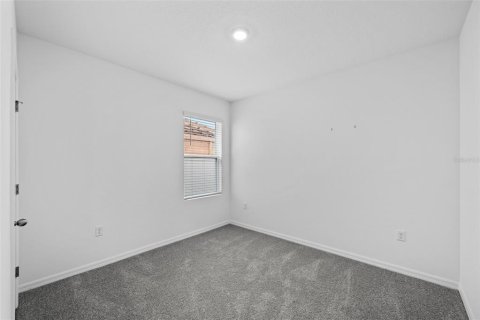 House in Zephyrhills, Florida 3 bedrooms, 147.16 sq.m. № 2286931 - photo 25