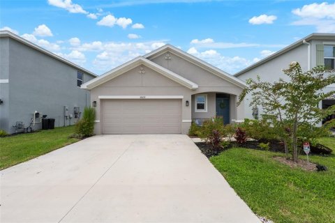 House in Zephyrhills, Florida 3 bedrooms, 147.16 sq.m. № 2286931