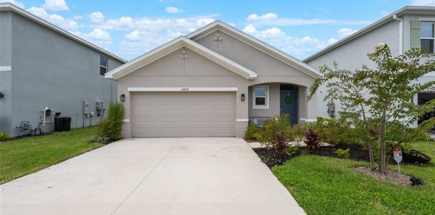 House in Zephyrhills, Florida 3 bedrooms, 147.16 sq.m. № 2286931