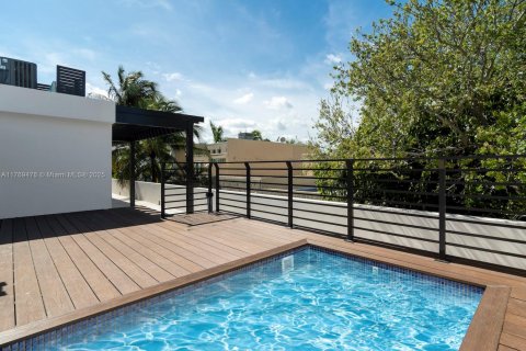 Townhouse in Fort Lauderdale, Florida 3 bedrooms, 285.58 sq.m. № 1695543 - photo 16