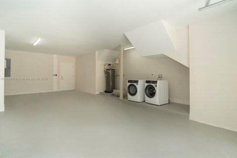 Townhouse in Fort Lauderdale, Florida 3 bedrooms, 285.58 sq.m. № 1695543 - photo 23