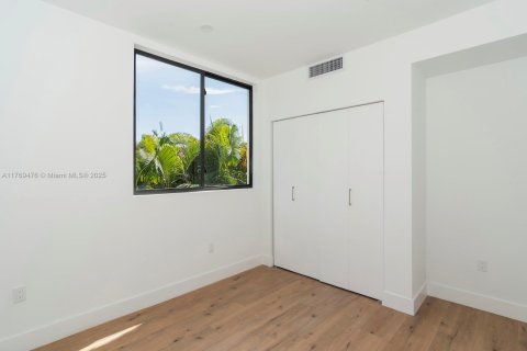 Townhouse in Fort Lauderdale, Florida 3 bedrooms, 285.58 sq.m. № 1695543 - photo 19