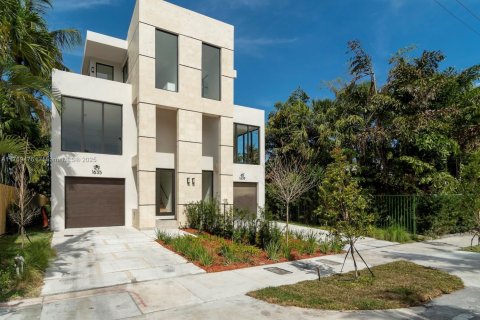 Townhouse in Fort Lauderdale, Florida 3 bedrooms, 285.58 sq.m. № 1695543 - photo 24