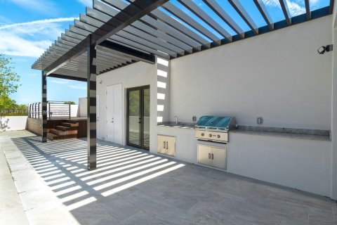 Townhouse in Fort Lauderdale, Florida 3 bedrooms, 285.58 sq.m. № 1695543 - photo 3