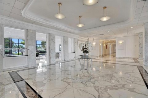Condo in Miami Beach, Florida, 2 bedrooms  № 2023231 - photo 20