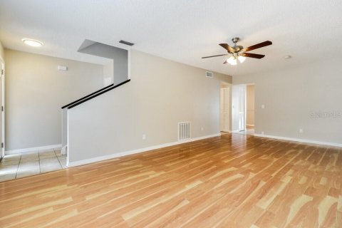 Villa ou maison à louer à Tampa, Floride: 3 chambres, 130.71 m2 № 2393806 - photo 4
