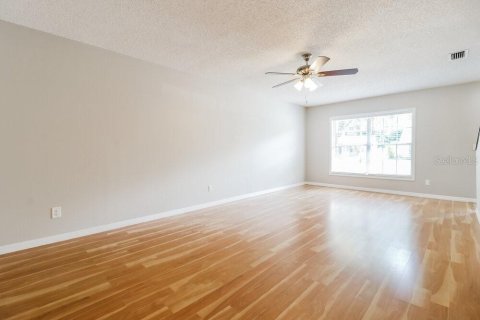 Villa ou maison à louer à Tampa, Floride: 3 chambres, 130.71 m2 № 2393806 - photo 5