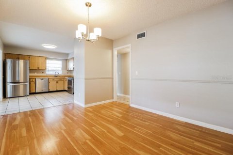 Villa ou maison à louer à Tampa, Floride: 3 chambres, 130.71 m2 № 2393806 - photo 7