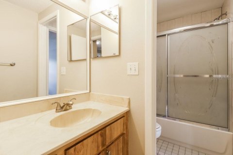 Villa ou maison à louer à Tampa, Floride: 3 chambres, 130.71 m2 № 2393806 - photo 13