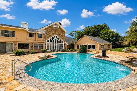 House in Longwood, Florida 6 bedrooms, 986.9 sq.m. № 2196912 - photo 4