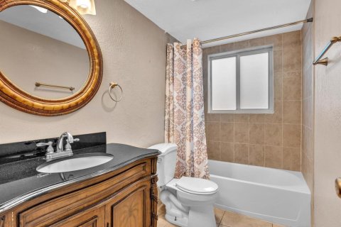 Condo in Pompano Beach, Florida, 1 bedroom № 2402488 - photo 22