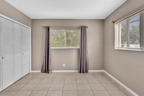 Condo in Pompano Beach, Florida, 1 bedroom № 2402488 - photo 17