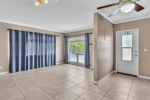 Condo in Pompano Beach, Florida, 1 bedroom № 2402488 - photo 13
