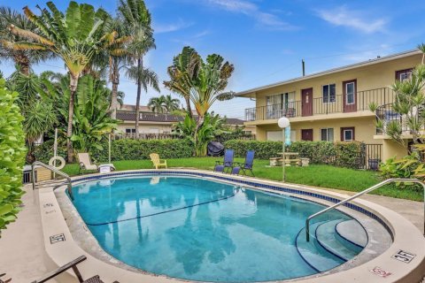 Condo in Pompano Beach, Florida, 1 bedroom  № 2402488