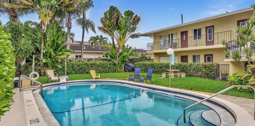 Condo in Pompano Beach, Florida, 1 bedroom № 2402488
