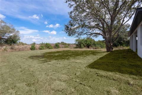 Villa ou maison à vendre à Lehigh Acres, Floride: 4 chambres, 186.73 m2 № 2066338 - photo 5