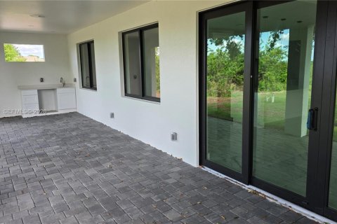 Villa ou maison à vendre à Lehigh Acres, Floride: 4 chambres, 186.73 m2 № 2066338 - photo 27