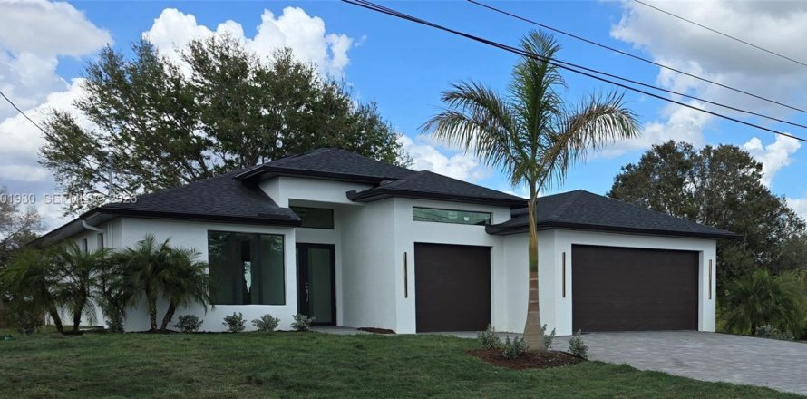 Villa ou maison à Lehigh Acres, Floride 4 chambres, 186.73 m2 № 2066338