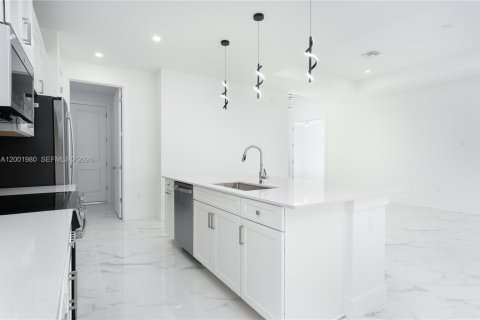 Villa ou maison à vendre à Lehigh Acres, Floride: 4 chambres, 186.73 m2 № 2066338 - photo 12