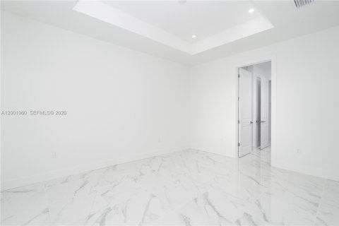 Villa ou maison à vendre à Lehigh Acres, Floride: 4 chambres, 186.73 m2 № 2066338 - photo 16