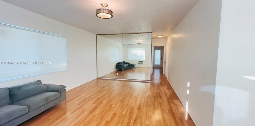 Condo à Hallandale Beach, Floride, 2 chambres № 1892615