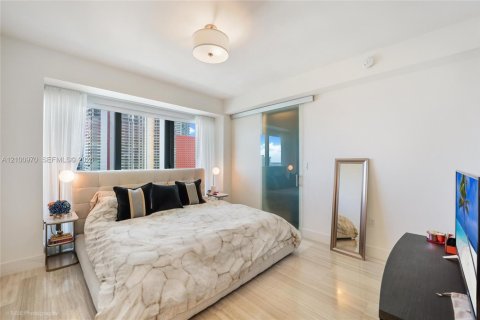 Condo in Miami, Florida, 2 bedrooms  № 2401327 - photo 13