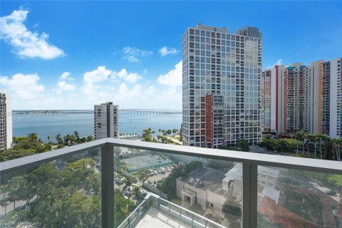 Condo in Miami, Florida, 2 bedrooms  № 2401327