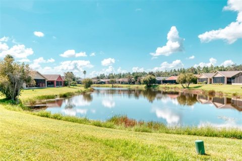 House in Poinciana, Florida 2 bedrooms, 128.86 sq.m. № 2308606