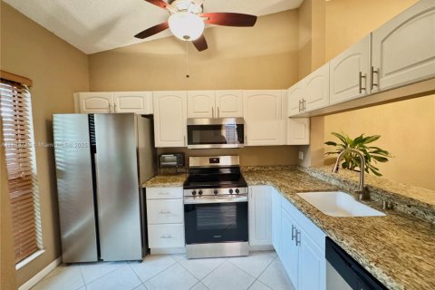 Condo in Oakland Park, Florida, 2 bedrooms  № 1806367 - photo 6