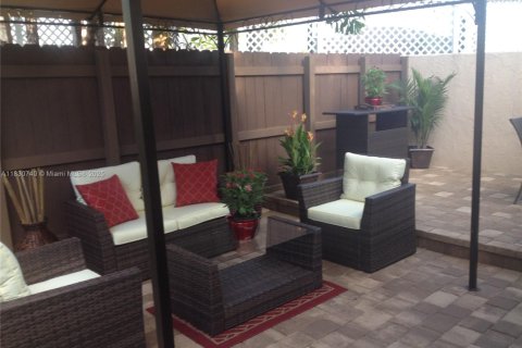 Condo in Oakland Park, Florida, 2 bedrooms  № 1806367 - photo 17