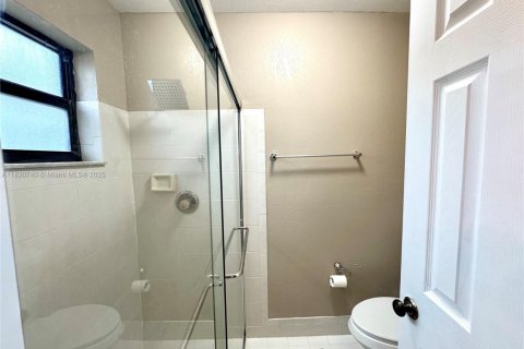 Condo in Oakland Park, Florida, 2 bedrooms  № 1806367 - photo 24