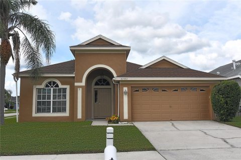Casa en alquiler en Wesley Chapel, Florida, 3 dormitorios, 189.71 m2 № 1899592 - foto 1
