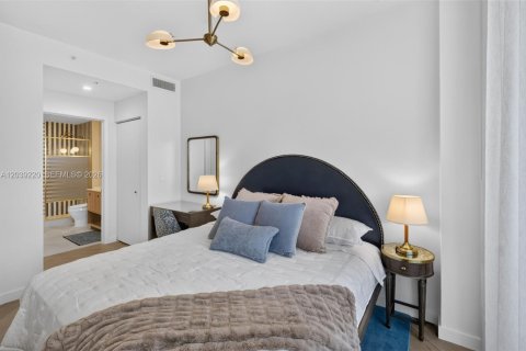 Condominio en venta en Miami, Florida, 1 dormitorio, 59.27 m2 № 2186136 - foto 2