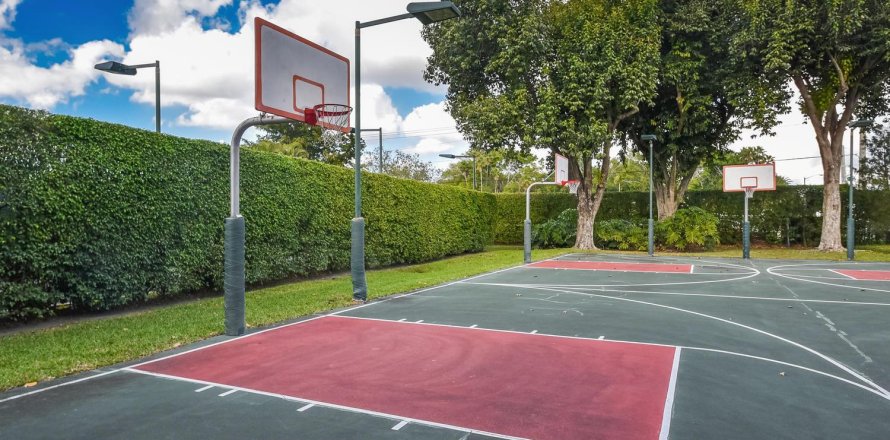 House in Boca Raton, Florida 5 bedrooms, 391.3 sq.m. № 1151548