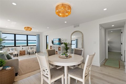 Condo in Clearwater, Florida, 2 bedrooms № 2383371 - photo 15