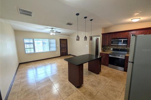 Villa ou maison à louer à Tampa, Floride: 4 chambres, 111.76 m2 № 2419295 - photo 8