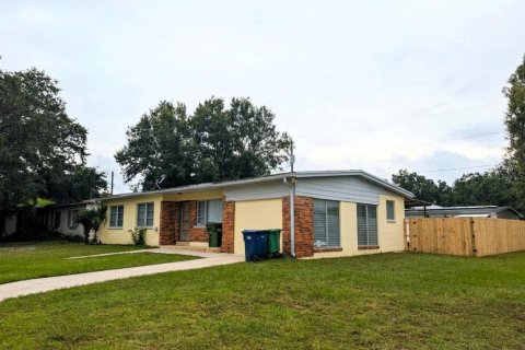 Villa ou maison à louer à Tampa, Floride: 4 chambres, 111.76 m2 № 2419295 - photo 2