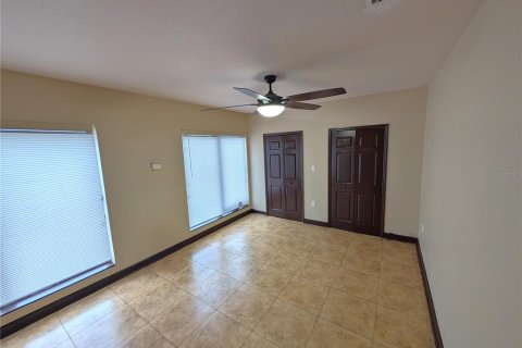 Villa ou maison à louer à Tampa, Floride: 4 chambres, 111.76 m2 № 2419295 - photo 13