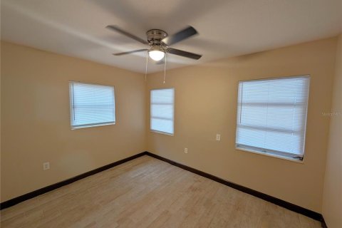 Villa ou maison à louer à Tampa, Floride: 4 chambres, 111.76 m2 № 2419295 - photo 9