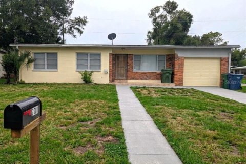 Villa ou maison à Tampa, Floride 4 chambres, 111.76 m2 № 2419295