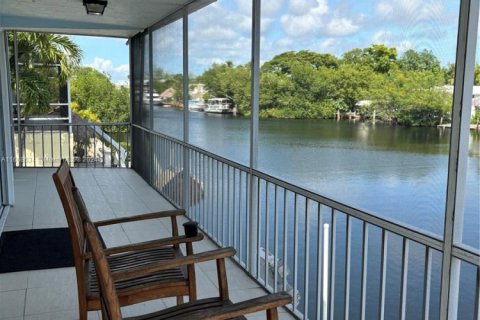 House in Key Largo, Florida 3 bedrooms № 1385776 - photo 1