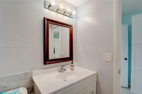House in Key Largo, Florida 3 bedrooms № 1385776 - photo 22